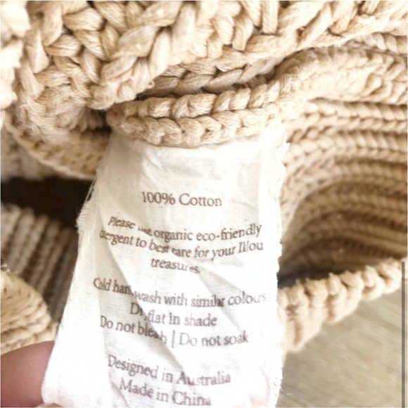 - ILLOURA The Label Chunky Knit Sweater - Picture 4 of 6